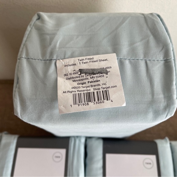 Threshold™ | 300 Thread Count Ultra Soft Sheets | Light Blue | NWT - Picture 2 of 5